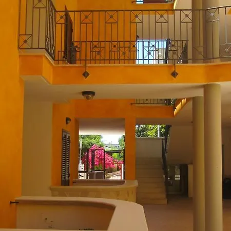 Marina Di Carlino Tourist Apartmanhotel Gallipoli