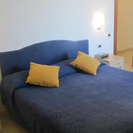 Marina Di Carlino Tourist Apartmanhotel