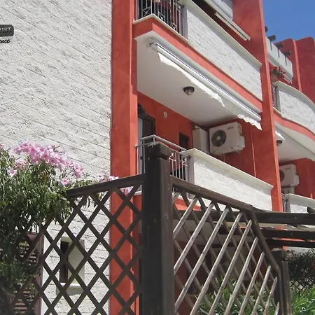 Apartmanhotel Marina Di Carlino Tourist 3*