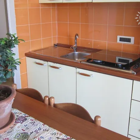 Marina Di Carlino Tourist Apartmanhotel