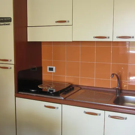 Marina Di Carlino Tourist Apartmanhotel 3*