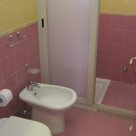 מלון דירות Marina Di Carlino Tourist